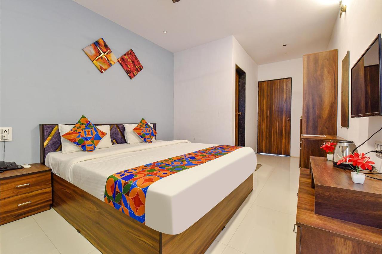 Fabhotel Code Σουράτ Εξωτερικό φωτογραφία